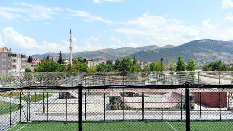 Karşıyaka Spor Kompleksinde yaz kursları başladı