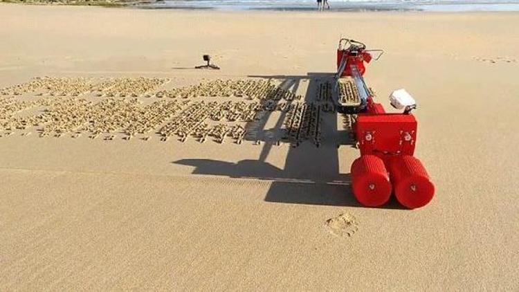 Plajda evlenme teklifi için yeni buluş: Kum yazıcısı