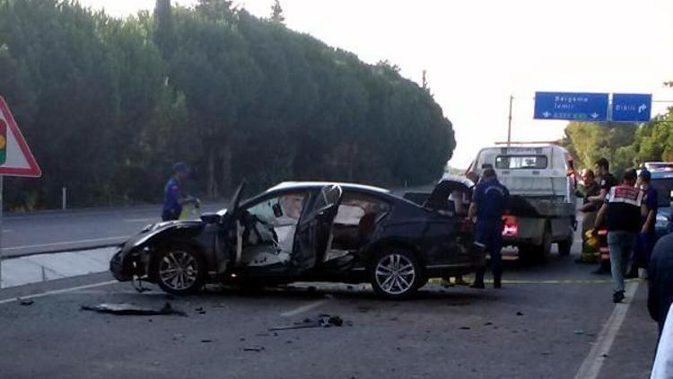 Otomobil yol kenarındaki ağaca çarptı: 2 ölü, 1 yaralı