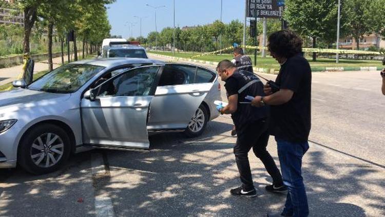 İş adamına trafik ışıklarında silahlı saldırı