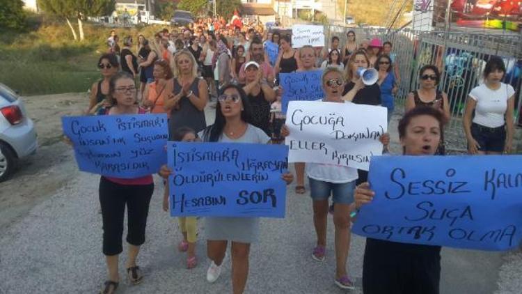 Marmara Adasında kadınlar, çocuk istismarına karşı yürüdü