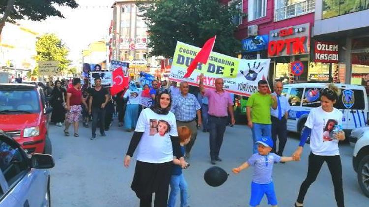 Çocuk istismarına tepki için yürüdüler