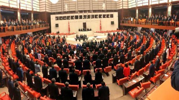 Mecliste 27nci dönem milletvekilleri yemin ediyor