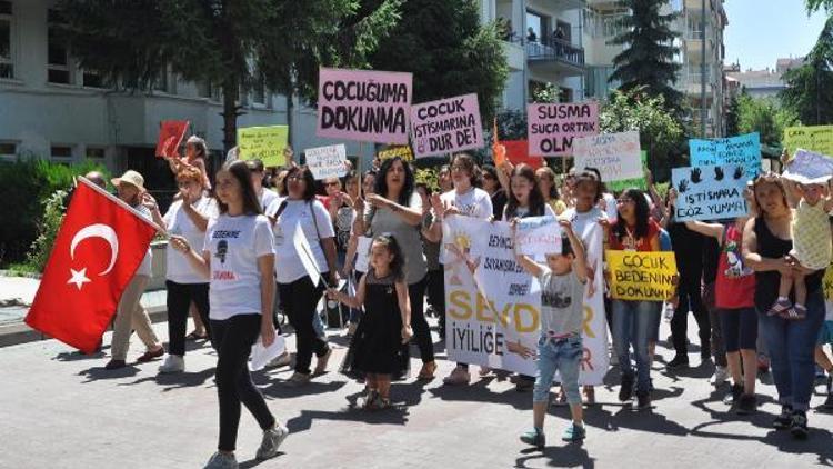 Eskişehirde çocuk istismarına tepki yürüyüşü