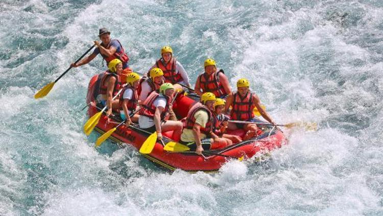 Köprülü Kanyonda rafting heyecanı