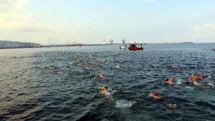 Zonguldakta Uluslararası Açık Su Yüzme Yarışması
