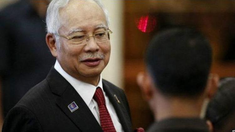 Malezyada eski başbakanı hakkındaki yolsuzluk suçlaması