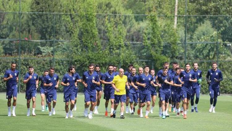 Fenerbahçe, bir günlük iznin ardından çalışmalarını sürdürdü