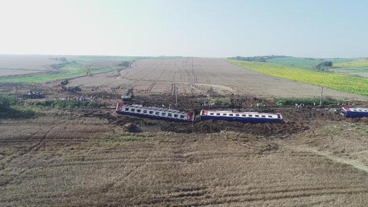 Ek Fotoğraflar// Tekirdağın Çorlu ilçesinde tren kazası