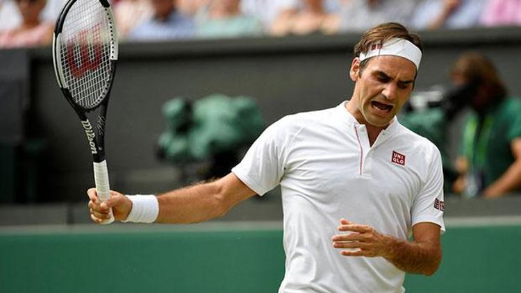 Federer çeyrek finale yükseldi
