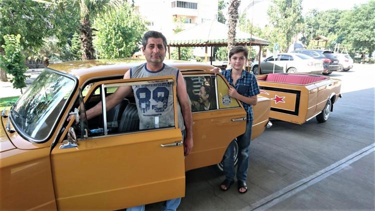 Türk oto tamircisinin 1975 model araca yaptığı inanılmaz Türkiye turuna çıktı