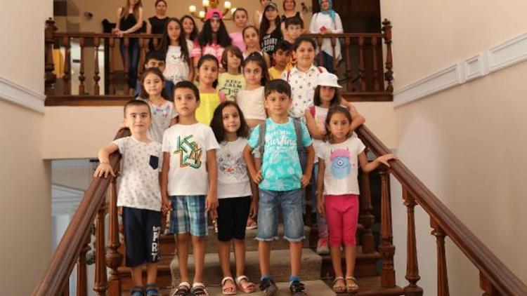 Bayraklılı öğrenciler Atatürk Müzesini gezdi