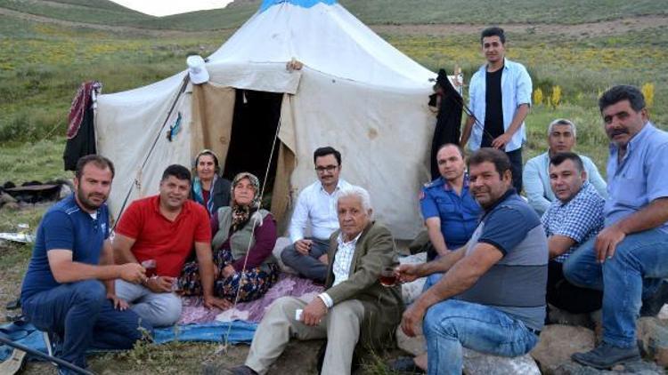 Ulukışla Kaymakamı Erciyas, göçer aileleri ziyaret etti
