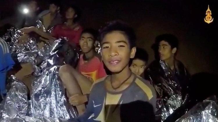 Taylandda kurtarılan 2 çocuk ve antrenör devletsiz çıktı