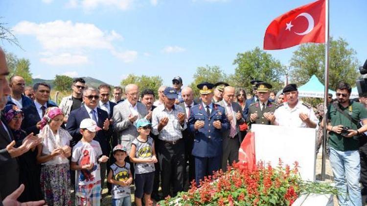 Balıkesirde, 15 Temmuz şehidi mezarı başında anıldı