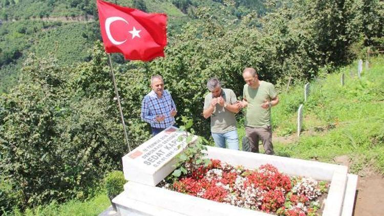 Başkan Sağıroğlu, 15 Temmuz şehidi Kaplan’ın kabrini ziyaret etti