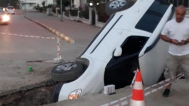 Otomobil çukura düştü, görenler şaştı kaldı