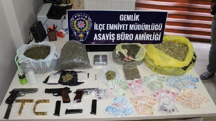 Bursada uyuşturucu operasyonuna 2 gözaltı
