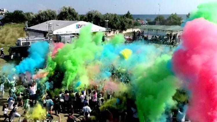 Binlerce genç Color Fest ile Yoğurda Renk Kattı