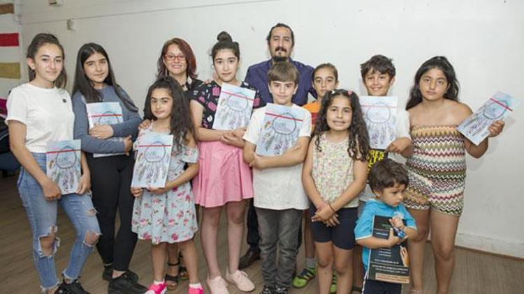 Londralı çocuklar Türkçe dergi çıkardı