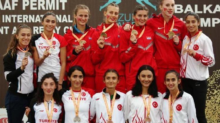 Türkiyeden Sprint ve Bayrak Kupasında 24 madalya