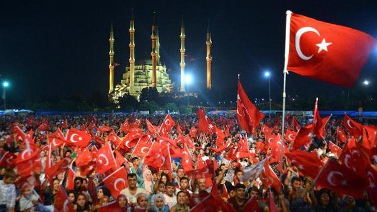 Adanada, 15 Temmuz şehitleri ve demokrasi için nöbet