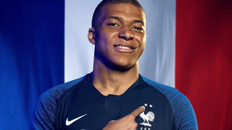 Dünya Şampiyonu Fransa’nın formasına bir yıldız daha