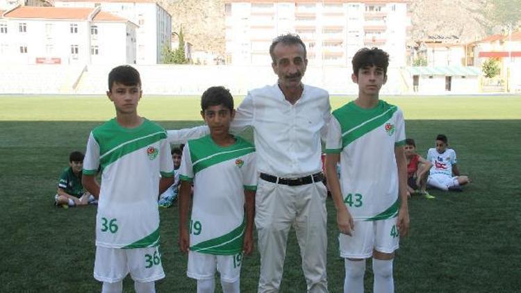 Yeni Amasyaspor Kulübü yaz futbol okulunu açtı