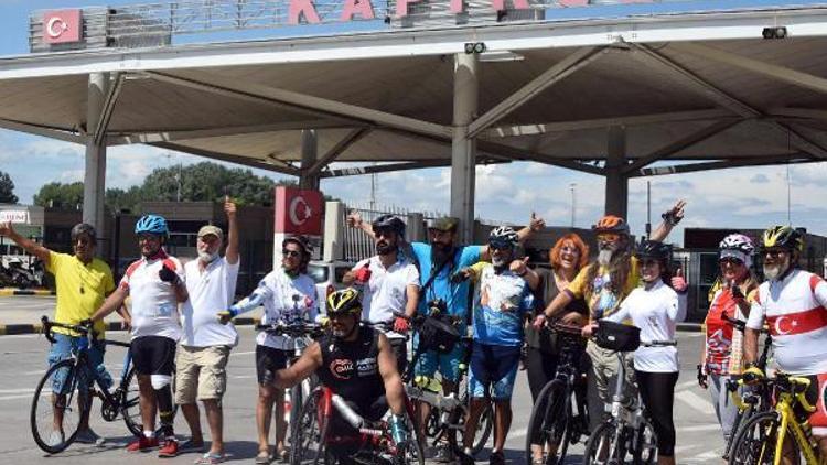 Engelli bisikletliler, farkındalık için Avrupa turuna çıktı