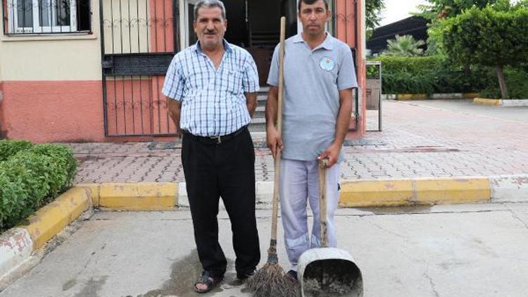 Temizlik yaparken bulduğu altınları sahibine teslim etti