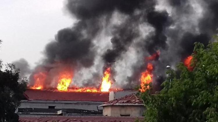 Zeytinburnunda fabrika yangını