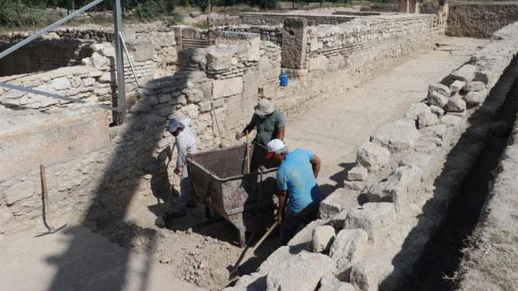 2 bin yıllık mozaikli villa bulundu