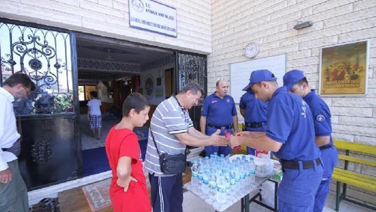 Ayvalıkta kalp krizi sonucu ölen karakol komutanı ve şehitler dualarla anıldı