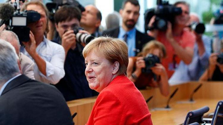 Basın toplantısında Merkel’i güldüren soru