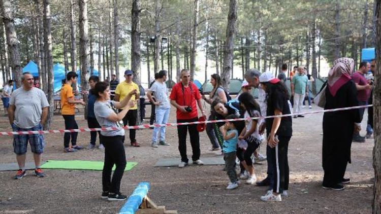 Başkan Çelik, Sarımsaklı’da kamp yapan aileleri ziyaret etti