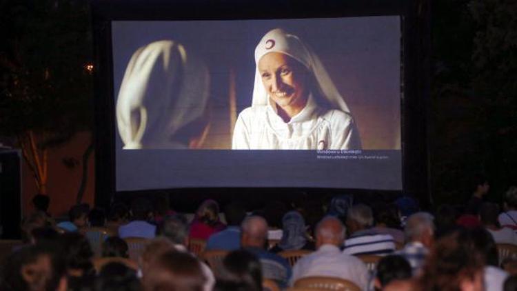 Yenimahalle’de açık hava sinema günleri ‘Son Mektup’ filmiyle başladı