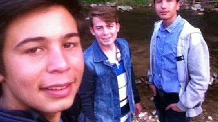 Minibüs şarampole uçtu: 16 yaşındaki sürücü öldü, 2 yaralı/ Ek fotoğraf