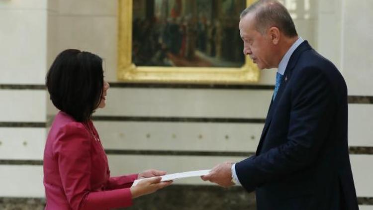 Cumhurbaşkanı Erdoğana, Tayland Büyükelçisi Ekarohitten güven mektubu