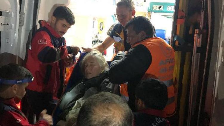 Demirkazıkta rahatsızlanan İspanyol dağcı helikopterle alındı