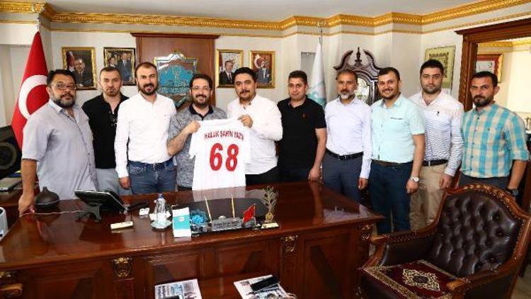Aksaray Belediye Başkanını, 68 Aksaray Belediyespor yönetimi ziyaret etti