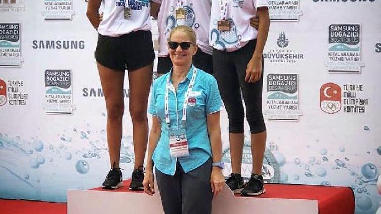 Osmangazili yüzücü Azra, bronz madalyayı kazandı