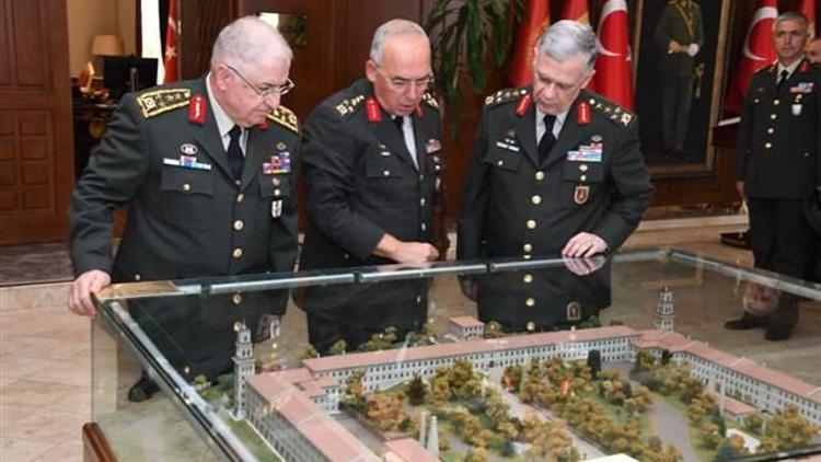 Genelkurmay Başkanı, İstanbulda birlikleri denetliyor