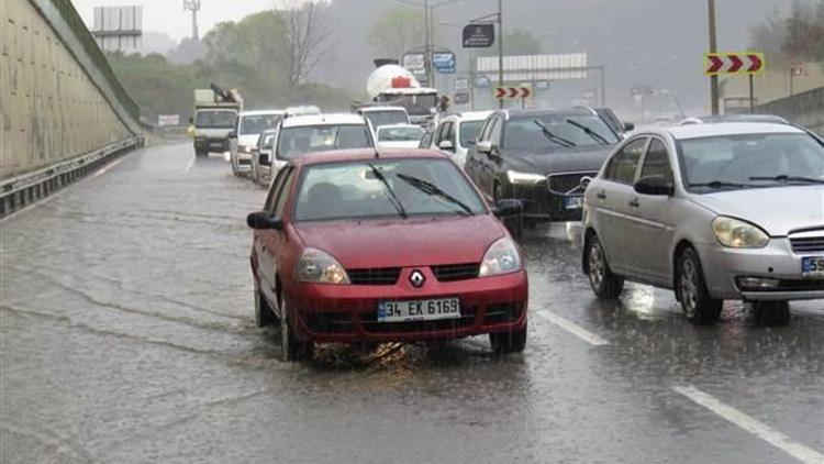 Meteoroloji uyarmıştı, İstanbulda beklenen yağış başladı