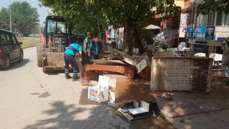 Kocaelide yol açıldı, tren seferleri başladı; yeni yağış uyarısı yapıldı (2)