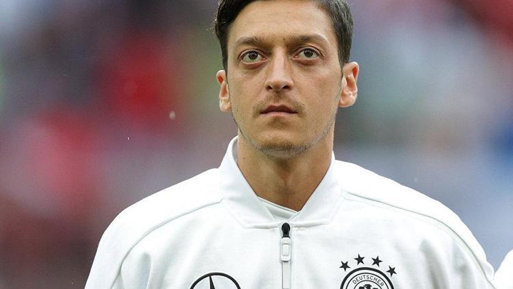 Almanyada Ben Özil’im gösterisi