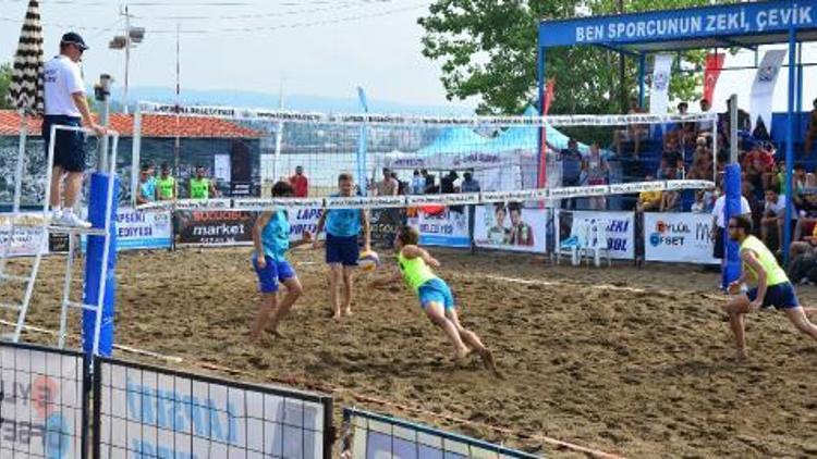Lapseki plaj voleybolu turnuvası sona erdi