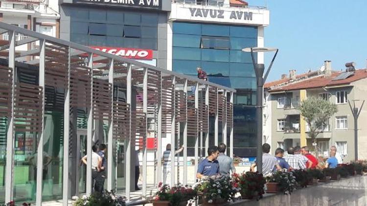 İntihardan polisler ve yakınları vazgeçirdi