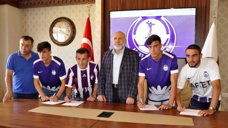 Afjet Afyonspor altyapısındaki 4 futbolcuyla sözleşme imzaladı