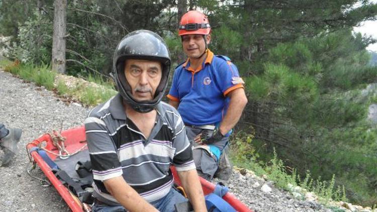 Pamukkalede 75 yaşındaki paraşütçünün mucize kurtuluşu