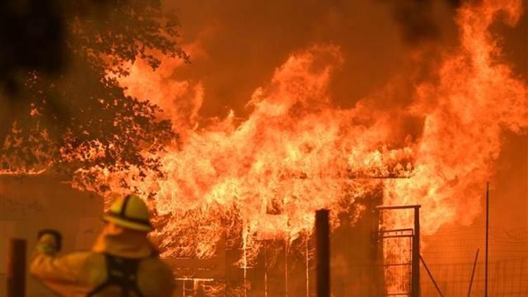 Californiadaki yangınlar sürüyor... 20 bin kişi için tahliye emri verildi